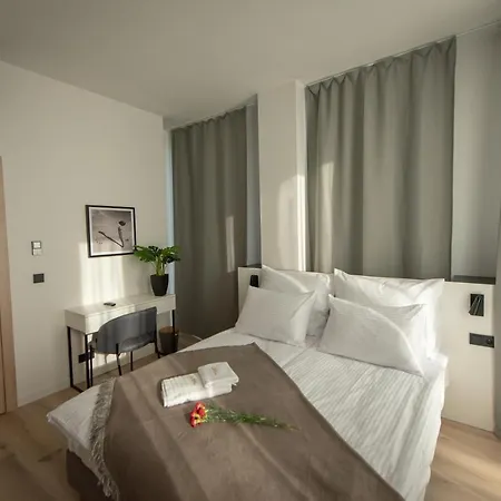 Sarnia Point Prestige *