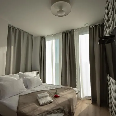 Sarnia Point Prestige Вроцлав