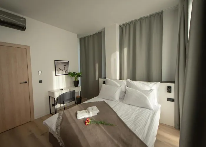 Sarnia Point Prestige *